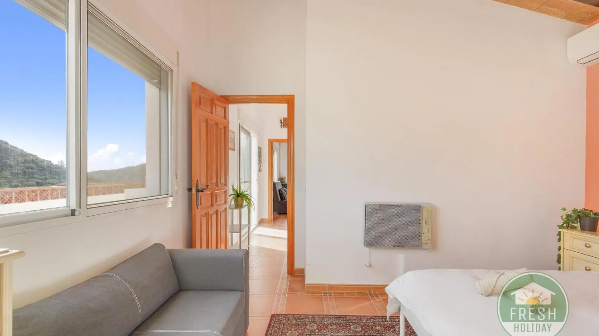 Casa De La Luz - Lovely Family Villa Arenas  0*, Arenas (Malaga) Spain